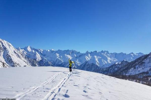 秋季登山徒步攻略_户外运动路线精选(图1)